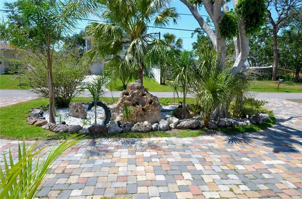 $599,000 | 411 Pameto Road, Nokomis, FL 34275