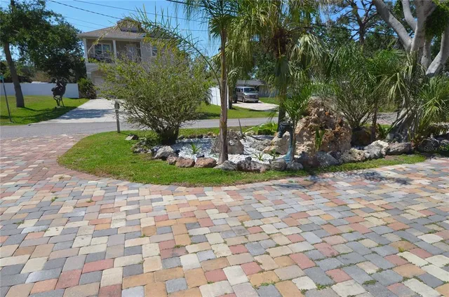 $675,000 | 411 Pameto Road, Nokomis, FL 34275