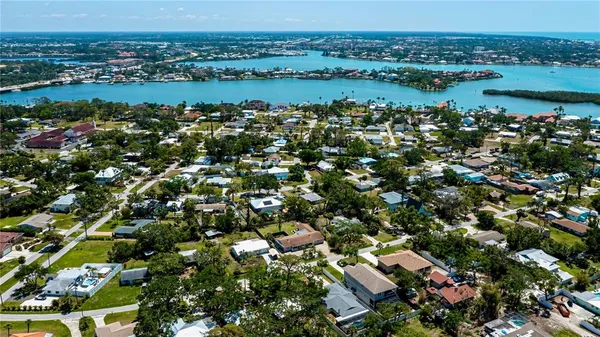 $599,000 | 411 Pameto Road, Nokomis, FL 34275
