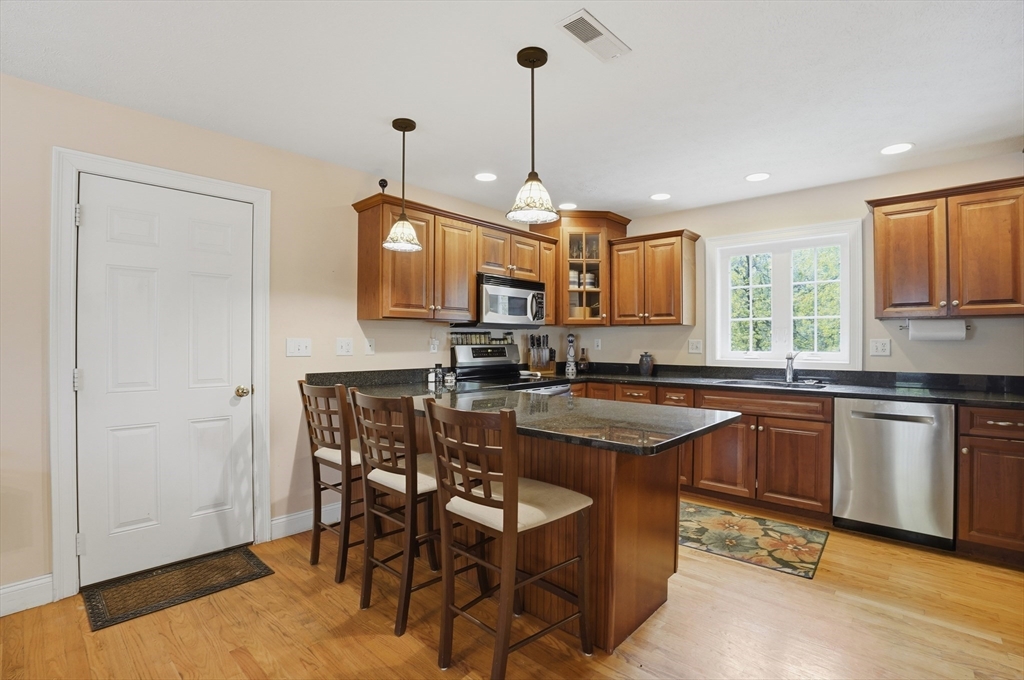 34 Harbor Light Road Leominster, MA 01453 - Photo 12 of 38 Gallery Image 12