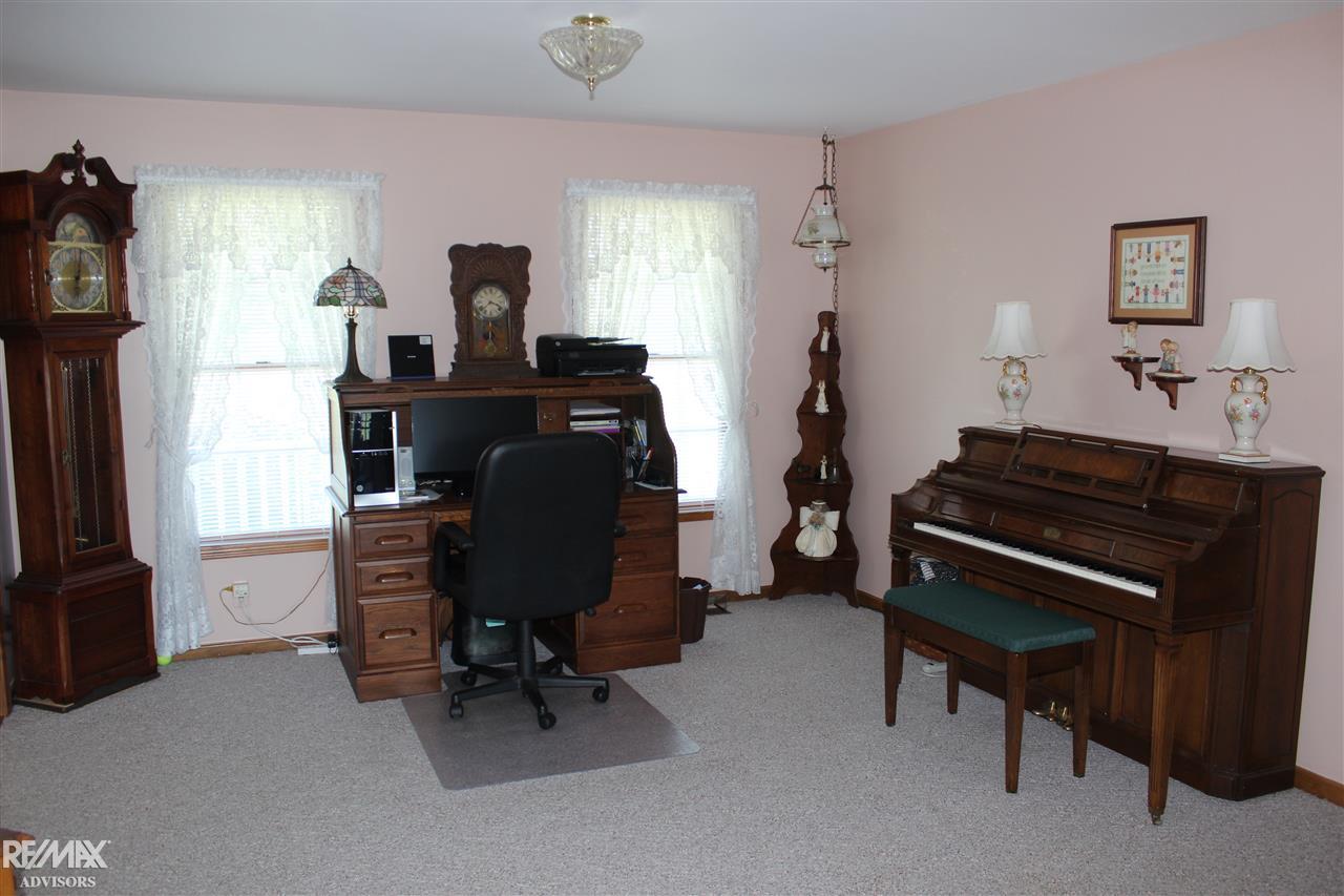 9271 Dolan Road Columbus, MI 48063 - Photo 8 of 27 31297583-7.JPG