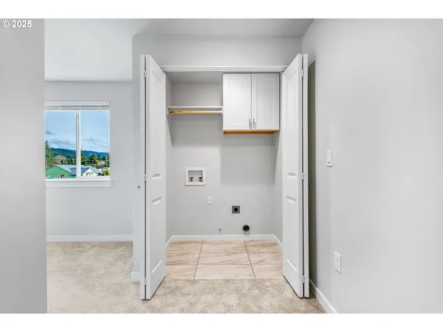 $355,000 | 3623 Green River Road, Sweet Home, OR 97386