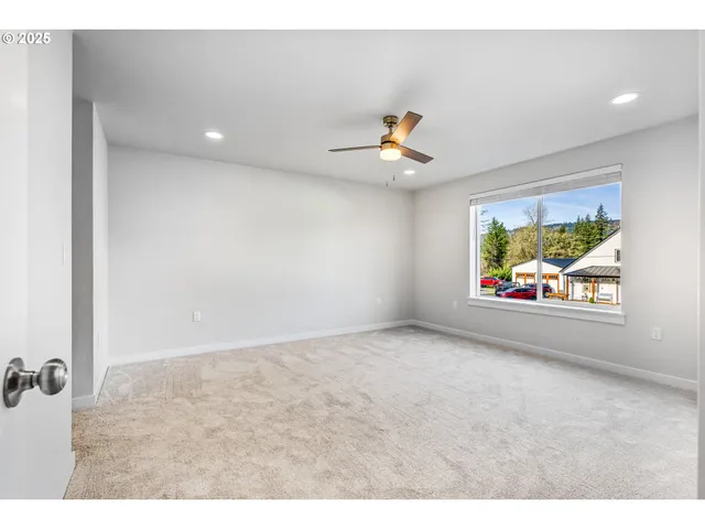 $355,000 | 3623 Green River Road, Sweet Home, OR 97386