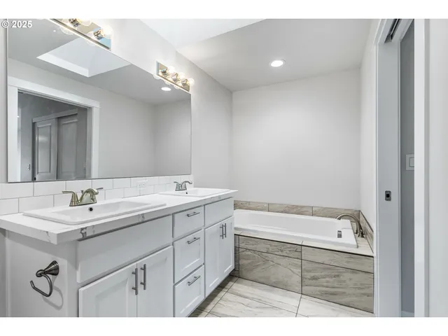 $355,000 | 3623 Green River Road, Sweet Home, OR 97386