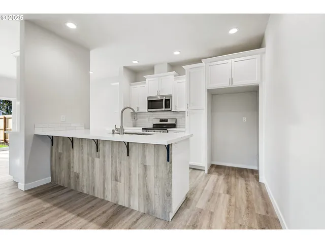 $355,000 | 3623 Green River Road, Sweet Home, OR 97386