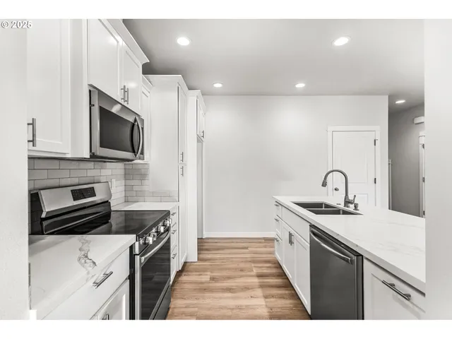 $355,000 | 3623 Green River Road, Sweet Home, OR 97386