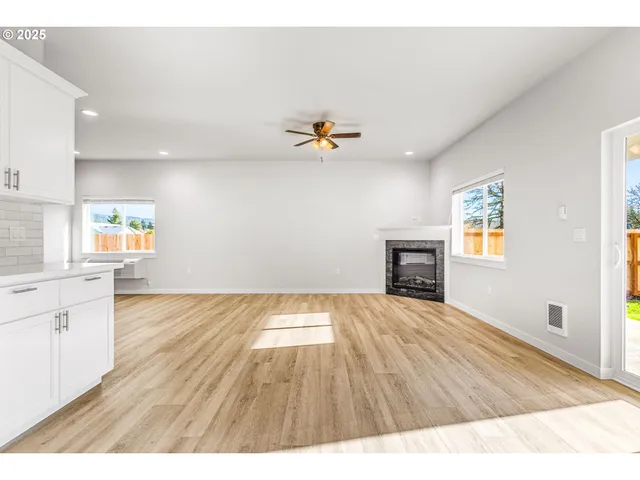 $355,000 | 3623 Green River Road, Sweet Home, OR 97386