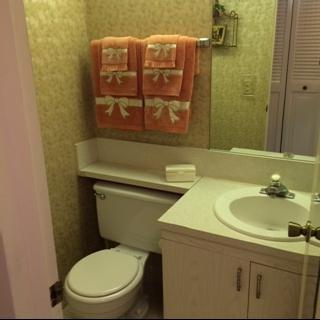 2087 Cornwall East Boca Raton, FL 33434 - Photo 5 of 10 HALF BATH