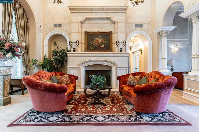a view of a dinning table and chairs in the patio