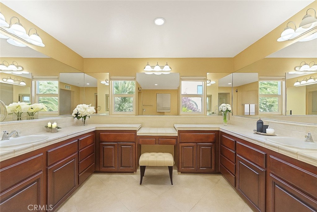 8634 Hunt Canyon Road Corona, CA 92883 - Photo 37 of 64 Master Bathroom - Virtual Staging