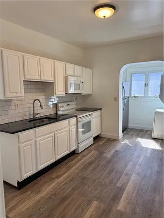 $2,350 | 332 Academy Avenue, Providence, RI 02908