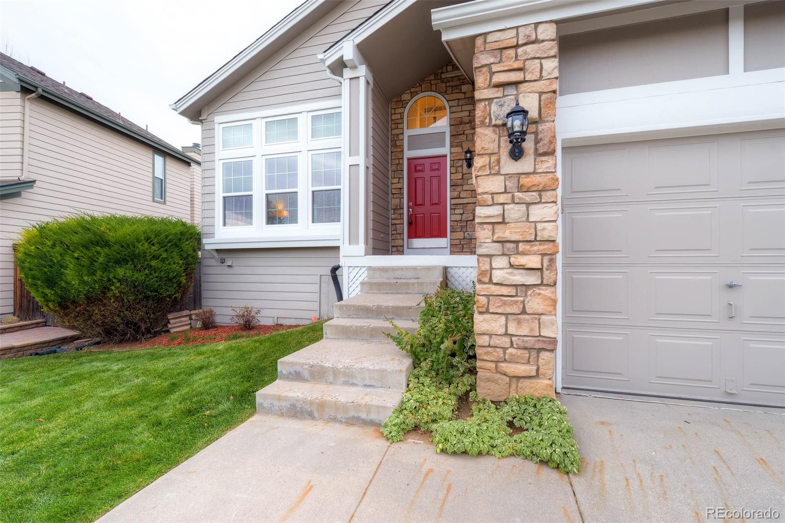 8750 Aberdeen Circle Highlands Ranch, CO 80130 - Photo 3 of 28