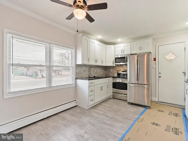 $2,450 | 10 Blue Ridge Drive, Levittown, PA 19057