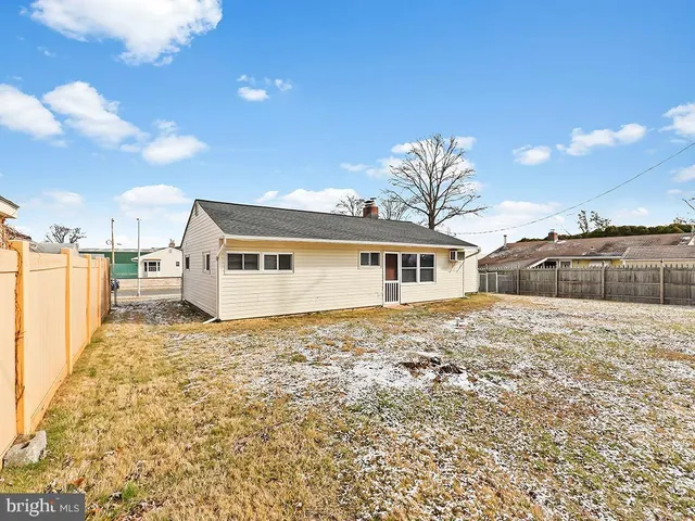 $2,450 | 10 Blue Ridge Drive, Levittown, PA 19057