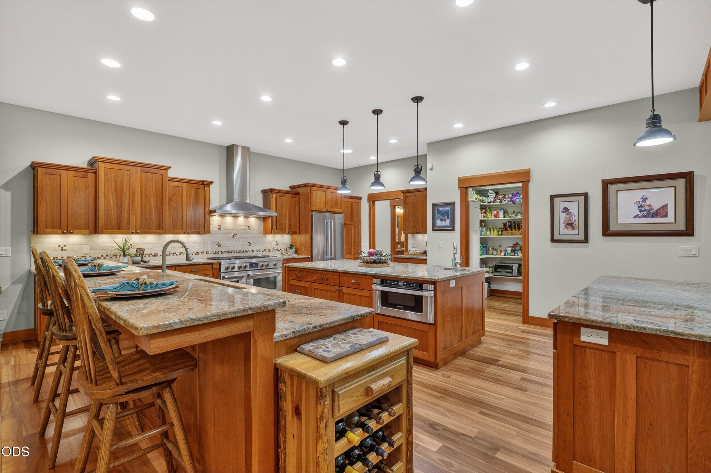 1321 Falcon Crest Lane Merlin, OR 97532 - Photo 17 of 57