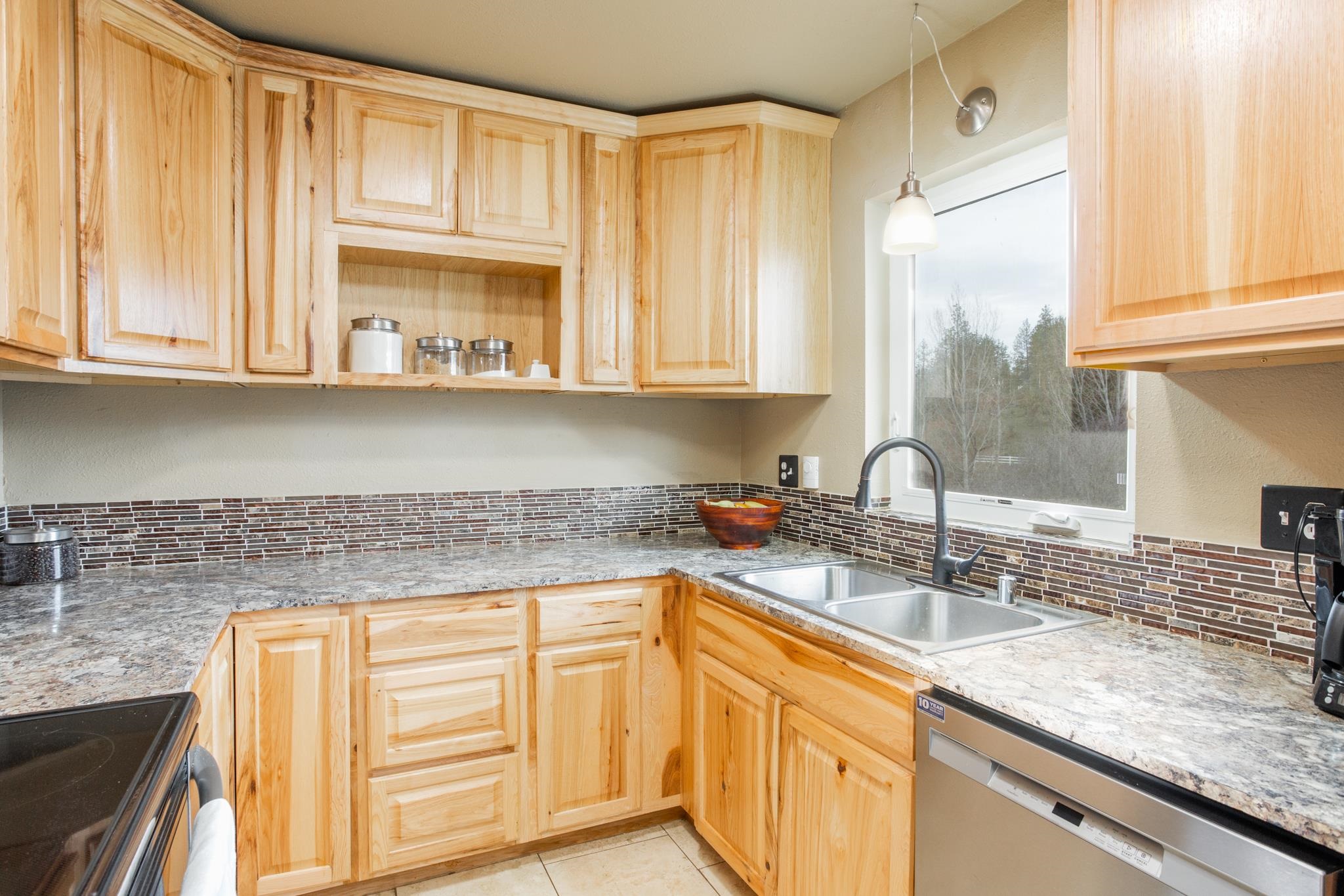 173 East Stringham Road Rockford, WA 99030 - Photo 7 of 25