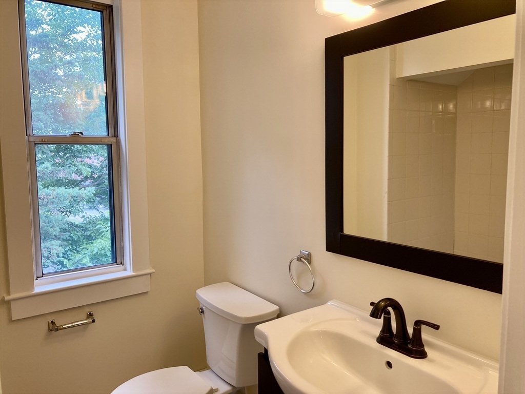 33 Reed Street Randolph, MA 02368 - Photo 20 of 29 Gallery Image 20