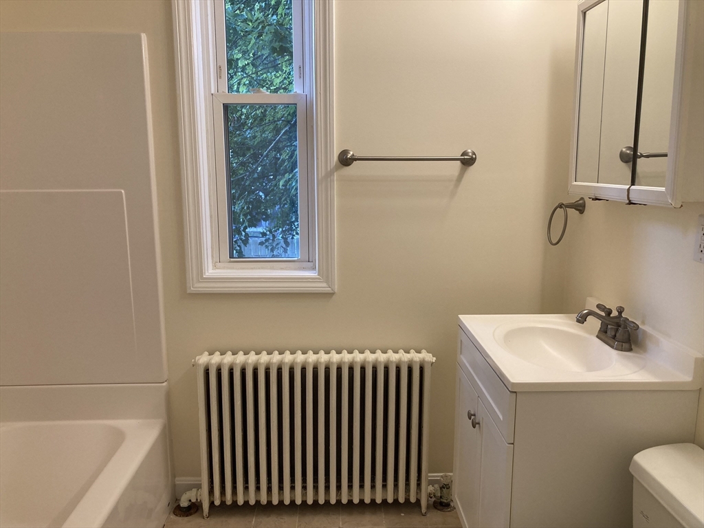 33 Reed Street Randolph, MA 02368 - Photo 4 of 29 Gallery Image 4