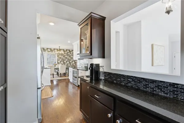 $469,950 | 1233 West 72 Street, Kansas City, MO 64114