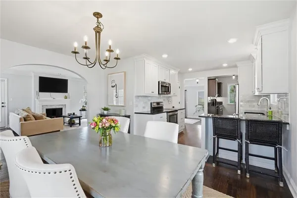 $469,950 | 1233 West 72 Street, Kansas City, MO 64114