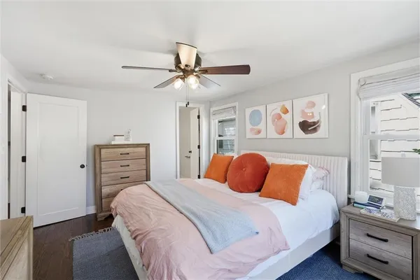 $469,950 | 1233 West 72 Street, Kansas City, MO 64114