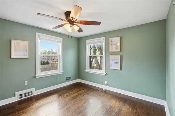 $469,950 | 1233 West 72 Street, Kansas City, MO 64114