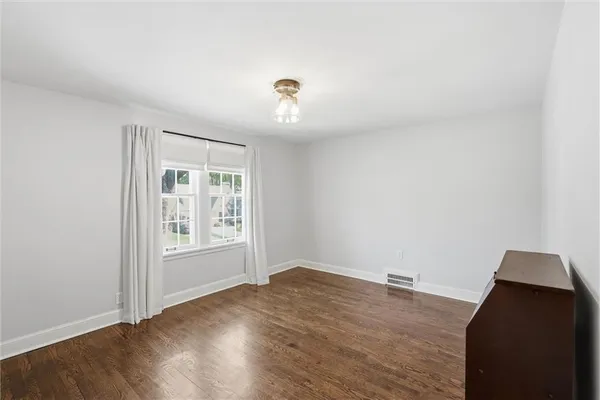 $469,950 | 1233 West 72 Street, Kansas City, MO 64114