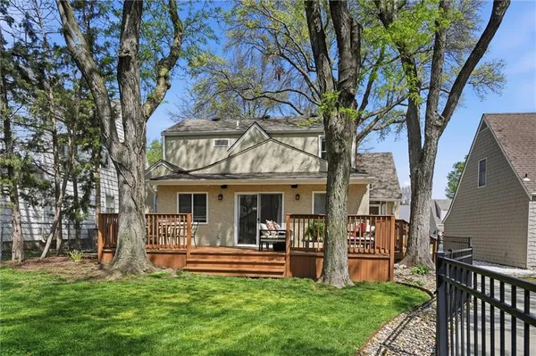 $469,950 | 1233 West 72 Street, Kansas City, MO 64114