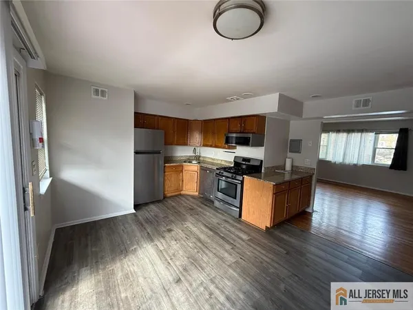 $2,300 | 37 Judson Street, Unit 8A, Edison, NJ 08837