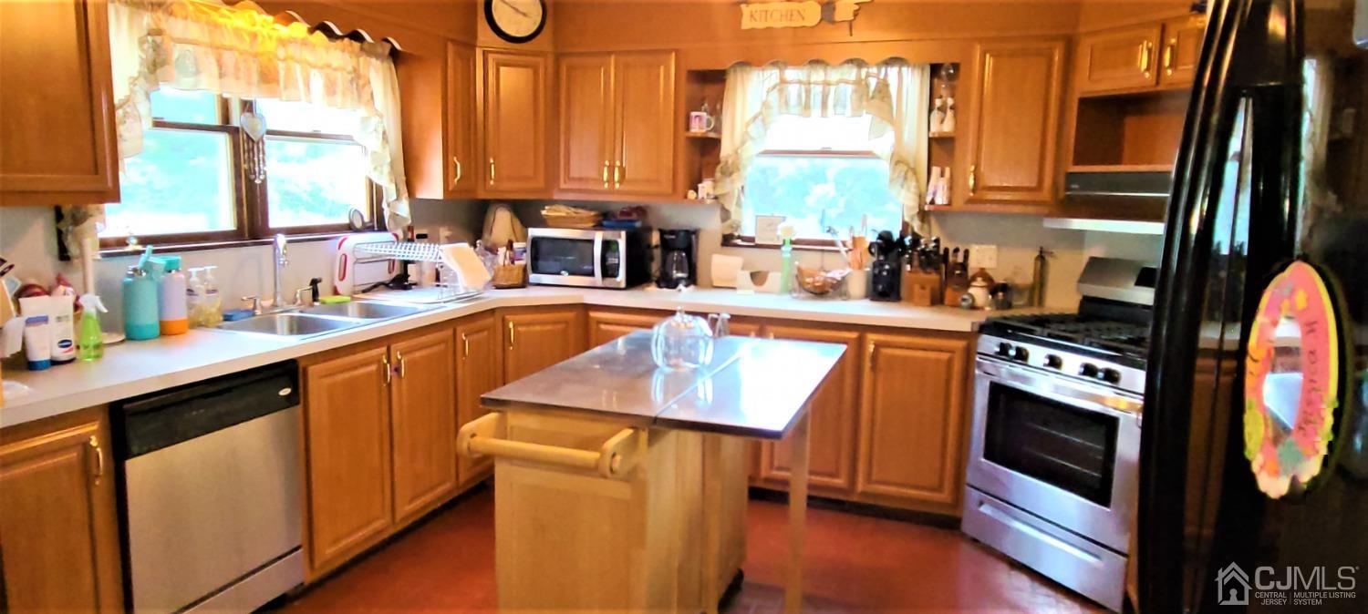 10 Berkshire Road Old Bridge, NJ 08857 - Photo 3 of 19 Gallery Image 3