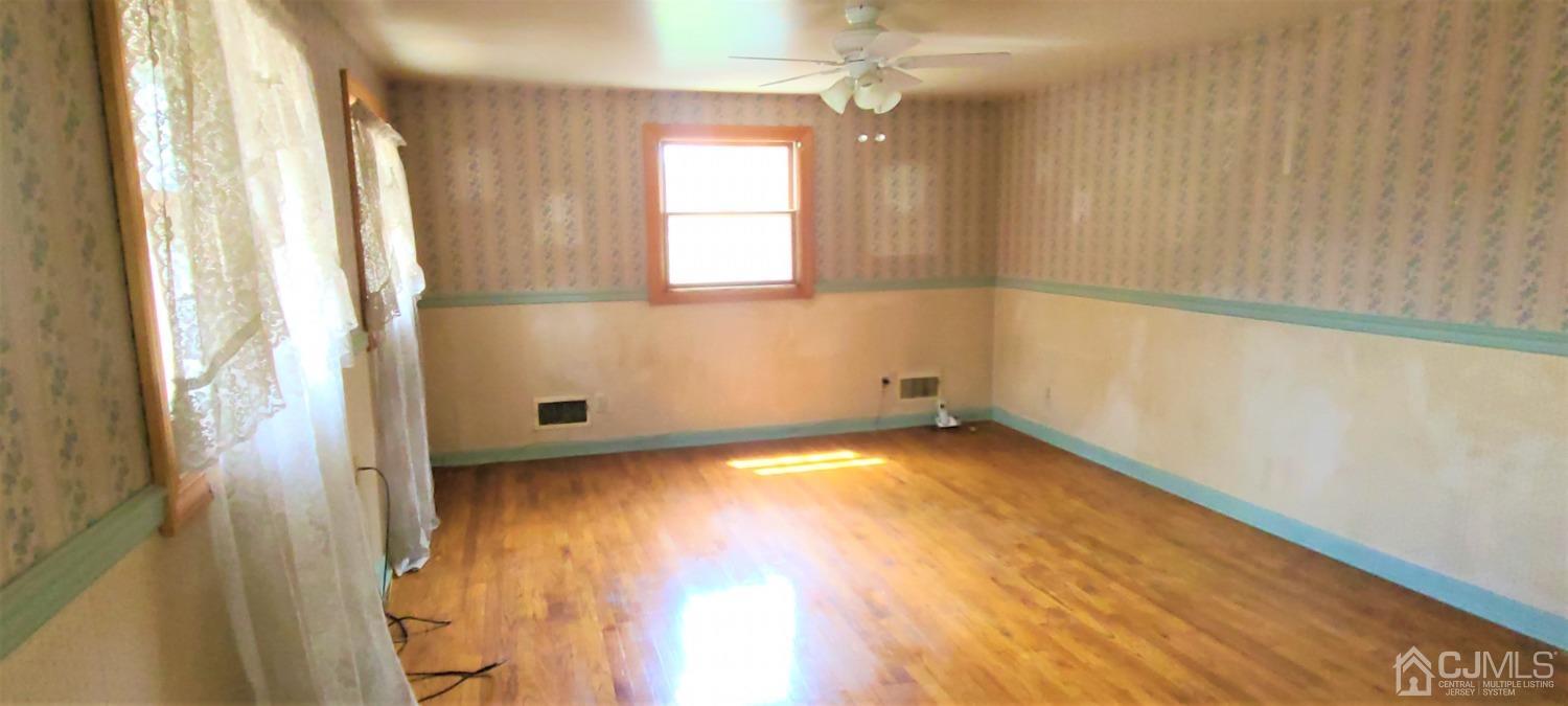 10 Berkshire Road Old Bridge, NJ 08857 - Photo 7 of 19 Gallery Image 7
