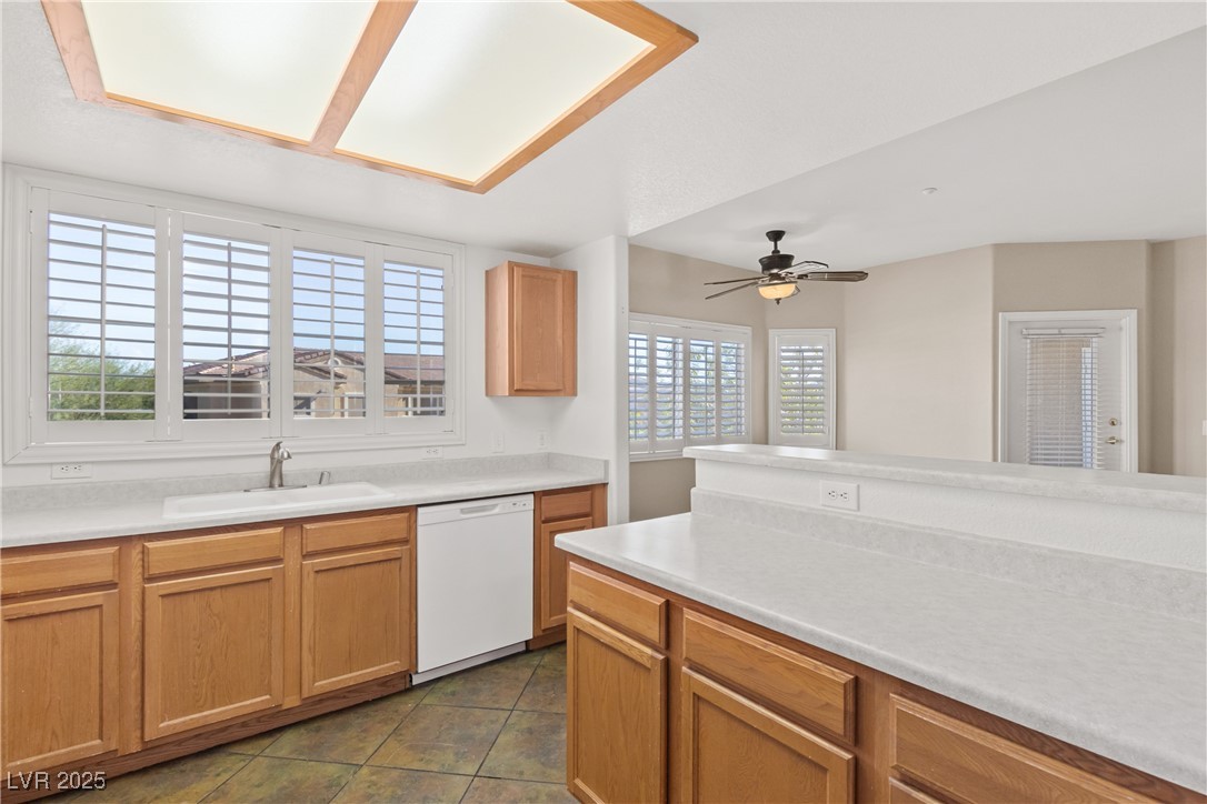 833 Aspen Peak Loop, Unit 826 Henderson, NV 89011 - Photo 4 of 22