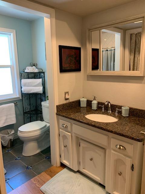 2125 Spring Street Medford, OR 97504 - Photo 20 of 28 Master Bathroom