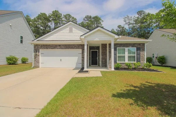 $2,650 | 150 Daniels Creek Circle, Goose Creek, SC 29445