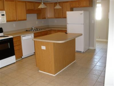 721 Williams Road Nicholasville, KY 40356 - Photo 2 of 11 island in kitchen, ceramic floors