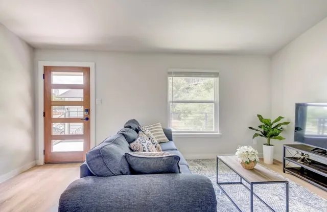 $399,000 | 1205 Hollow Creek Drive, Unit 202, Austin, TX 78704