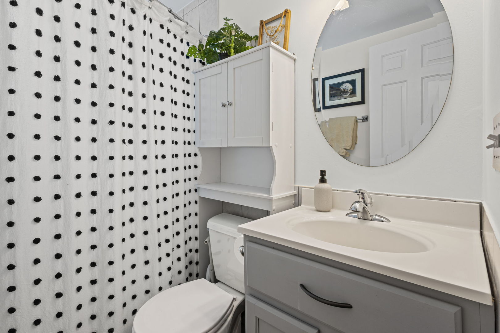 42 West Taylor Road Lombard, IL 60148 - Photo 16 of 36 a bathroom with a sink toilet and mirror