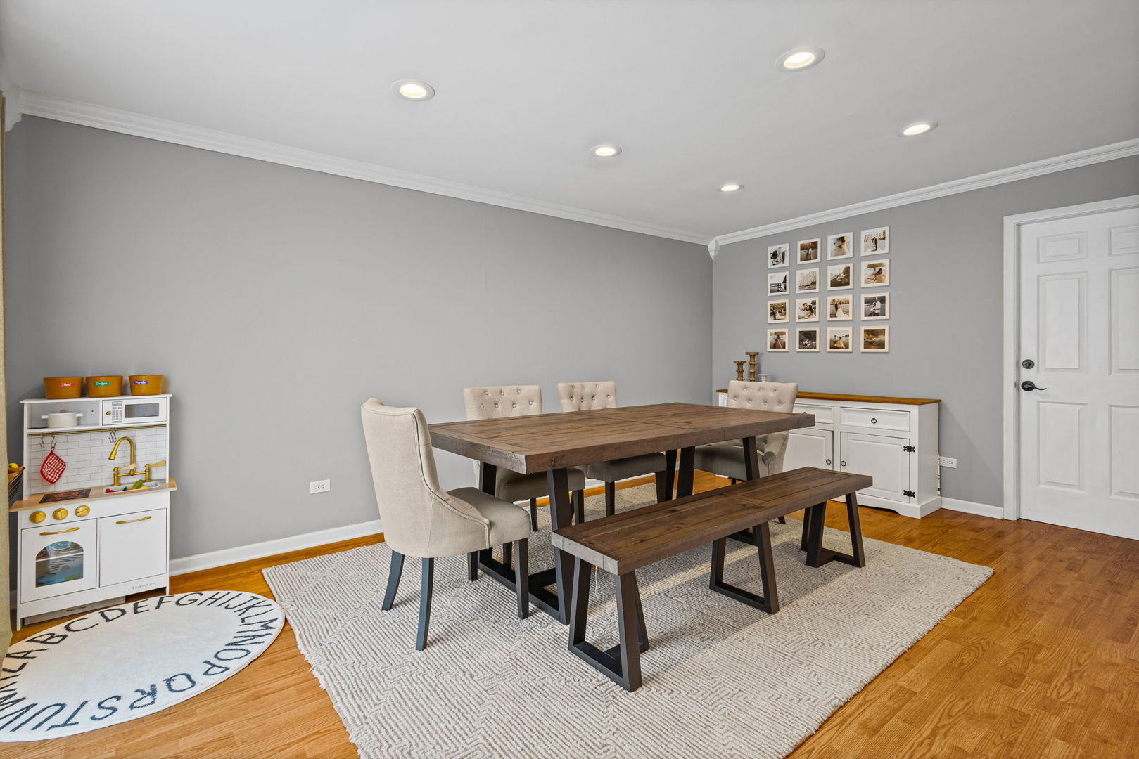 42 West Taylor Road Lombard, IL 60148 - Photo 7 of 36 a workspace with furniture and wooden floor