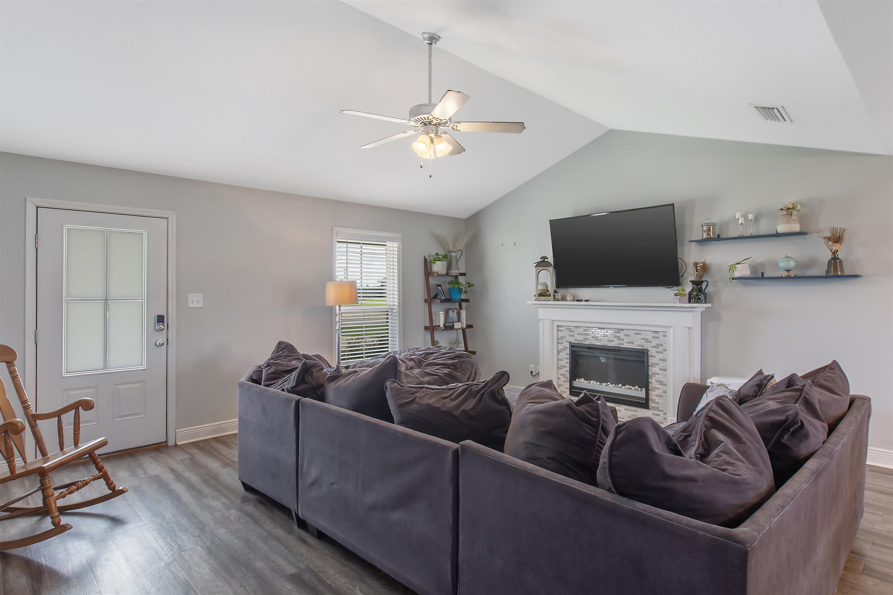 21555 Talbot Lane Robertsdale, AL 36567 - Photo 7 of 19 LivingRoom
