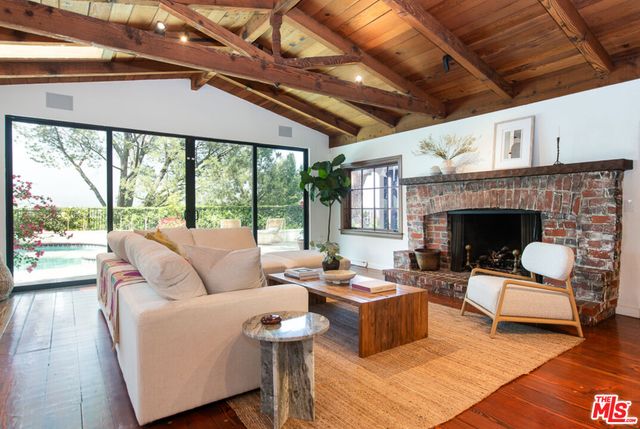 $3,127,769 | 993 Glen Oaks Boulevard, Pasadena, CA 91105