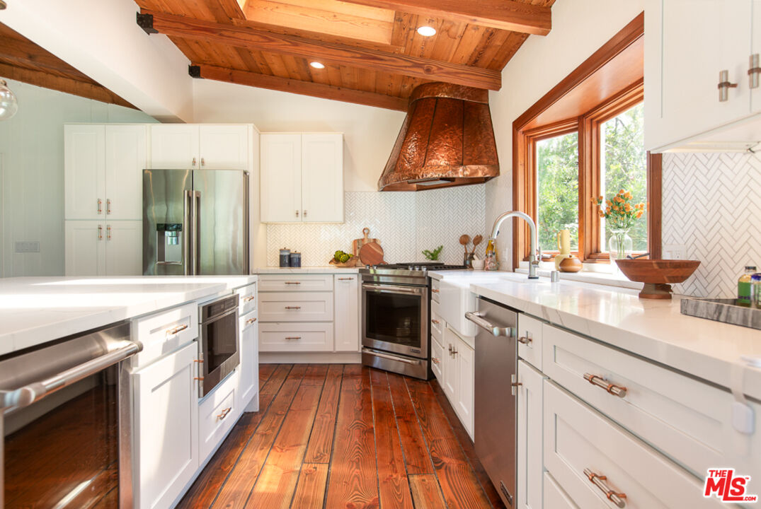 993 Glen Oaks Boulevard Pasadena, CA 91105 - Photo 12 of 49