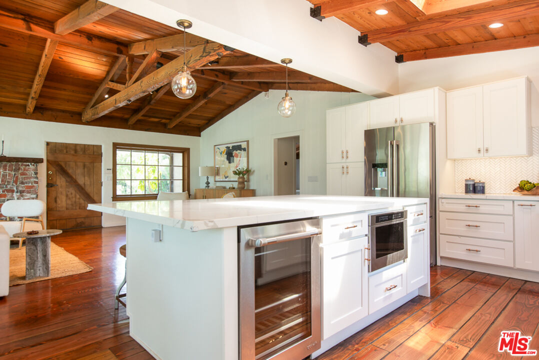 993 Glen Oaks Boulevard Pasadena, CA 91105 - Photo 13 of 49