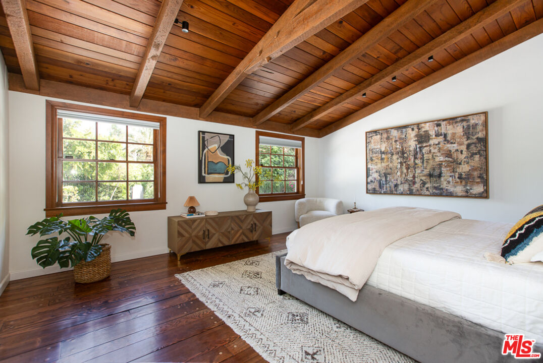 993 Glen Oaks Boulevard Pasadena, CA 91105 - Photo 18 of 49