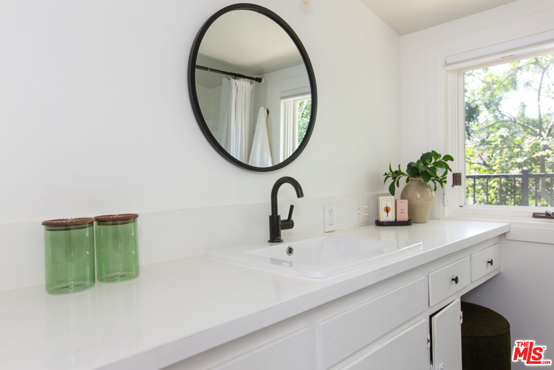 993 Glen Oaks Boulevard Pasadena, CA 91105 - Photo 30 of 49