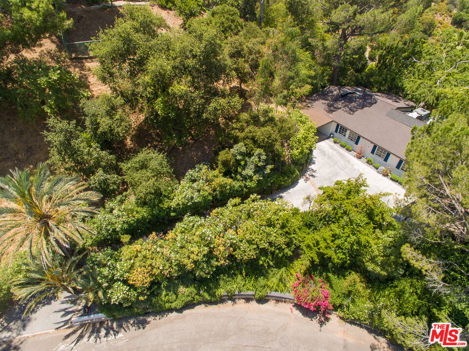 993 Glen Oaks Boulevard Pasadena, CA 91105 - Photo 3 of 49