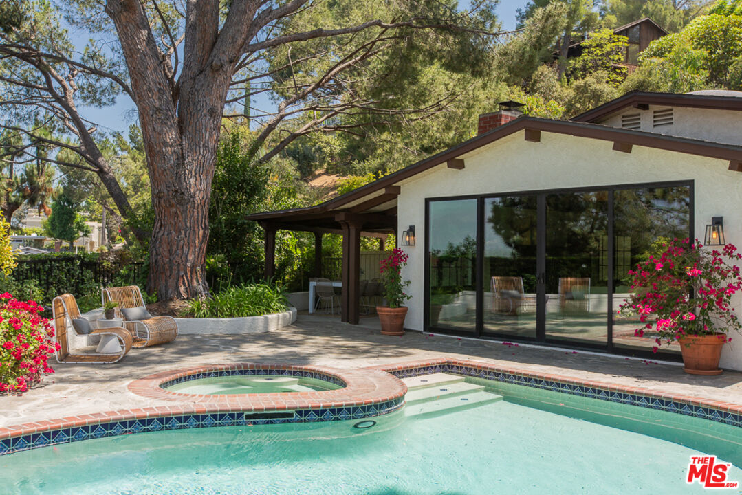 993 Glen Oaks Boulevard Pasadena, CA 91105 - Photo 39 of 49