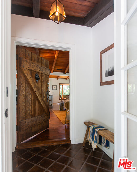 993 Glen Oaks Boulevard Pasadena, CA 91105 - Photo 4 of 49