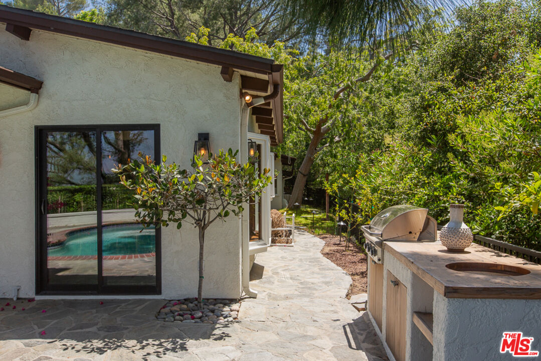 993 Glen Oaks Boulevard Pasadena, CA 91105 - Photo 43 of 49