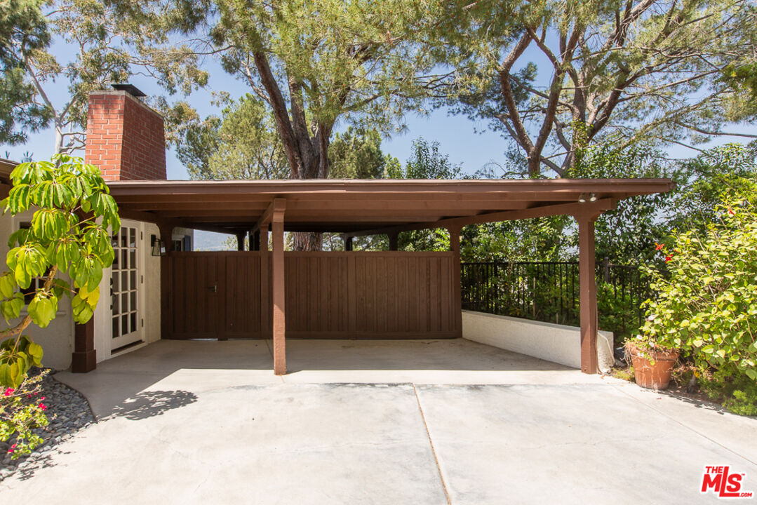 993 Glen Oaks Boulevard Pasadena, CA 91105 - Photo 46 of 49