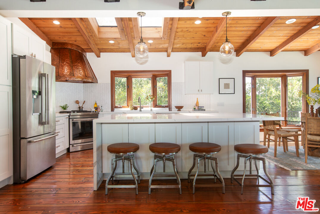 993 Glen Oaks Boulevard Pasadena, CA 91105 - Photo 10 of 49